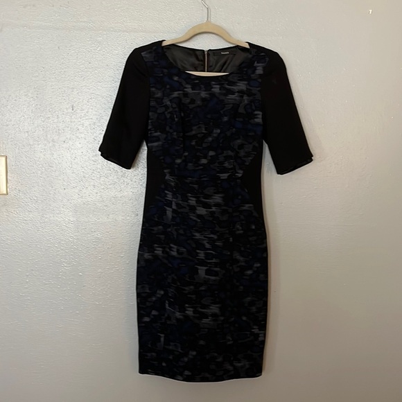 Tahari Dresses & Skirts - Tahari black and navy blue dress. Size 2